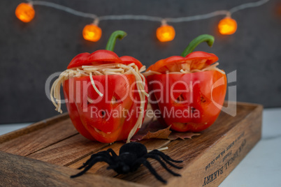 Halloween Paprika mit Spaghetti