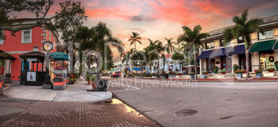 Sunrise over the Third Street shopping district in Old Naples, F