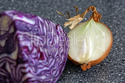 Zwiebel und Rotkohl