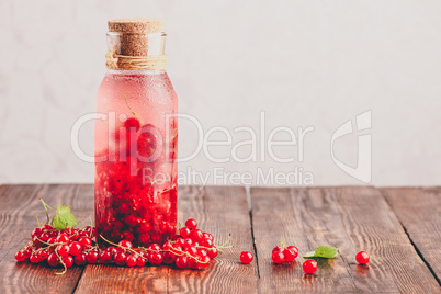 Red currant infused water