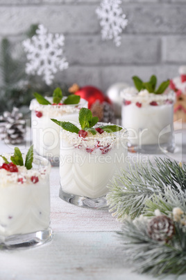 White Christmas mojito