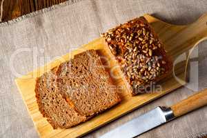 Moist wholemeal bread, crushed or ground whole grain