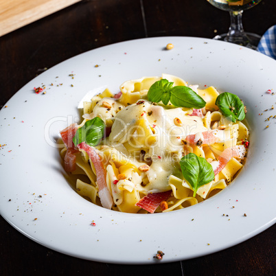 Tagliatelle with gorgonzola masarpone sauce and ham.