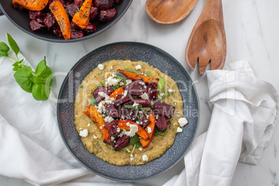 Polenta mit geröstetem Herbst Gemüse