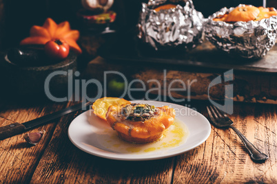 Baked pattypan squash with minced meat