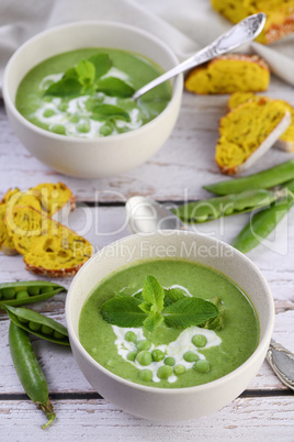 Chilled pea soup