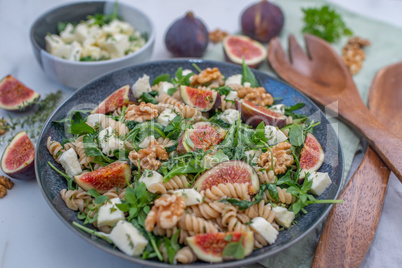 Nudelsalat mit Feigen