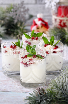 White Christmas mojito