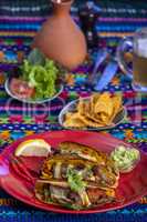gegrillte mexikanische Tacos auf einem Teller