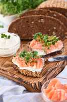 Microgreen salmon sandwich