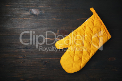 Желтые перчатки для духовки